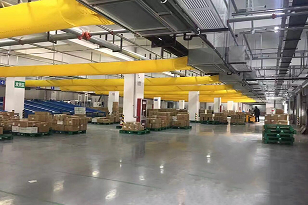 很多仓库的新建的时候没有上密封固化剂或是选用了市面上的劣质固化剂